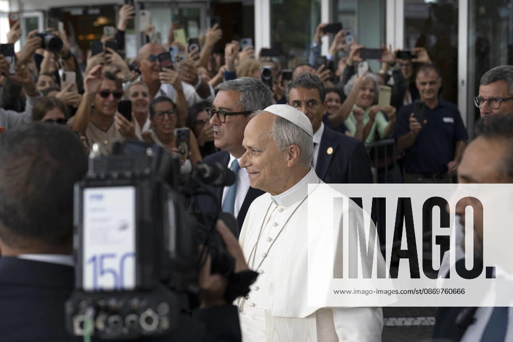 ITALY - POPE - VATICAN-2026 10 17 Italy, Rome, Vatican, October 17, 2026 Pope Leo XIV leaves the Gemelli University Hospital, four days after a surgery to remove a cancerous tumour from his right lung, in Rome Photo by ALESSIA GIULIANI Catholic Press Photo - NO BOOKS
