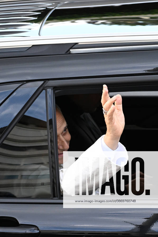 Pope Leo XIV, deemed fit for resignation by doctors, leaves the Gemelli Polyclinic Hospital in Rome, where he was hospitalized for a few days for surgery to remove a nodule (adenocarcinoma) from his right lung. Rome, October 17, 2026 Rome Italy - ZUMAa289 20261017_zia_a289_049