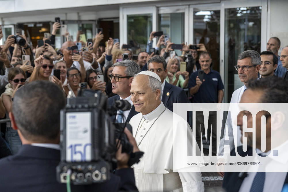 ITALY - POPE - VATICAN-2026 10 17 Italy, Rome, Vatican, October 17, 2026 Pope Leo XIV leaves the Gemelli University Hospital, four days after a surgery to remove a cancerous tumour from his right lung, in Rome Photo by ALESSIA GIULIANI Catholic Press Photo - NO BOOKS