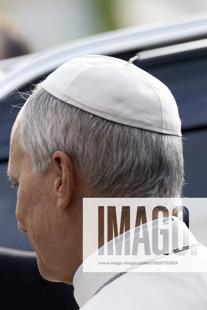 ITALY - POPE - VATICAN-2026 10 17 Italy, Rome, Vatican, October 17, 2026 Pope Leo XIV leaves the Gemelli University Hospital, four days after a surgery to remove a cancerous tumour from his right lung, in Rome Photo by ALESSIA GIULIANI Catholic Press Photo - NO BOOKS