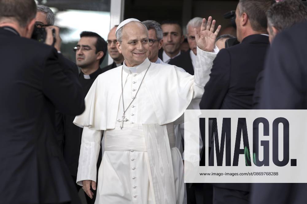 Pope Leo XIV waves as he leaves RomeÃ¢â‚¬â ¢s Agostino Gemelli hospitall four days after lung surgery.Pope Leo XIV leaves Agostino Gemelli Hospitall four days after lung surgery Rome Italy - ZUMAs197 20261017_aaa_s197_242