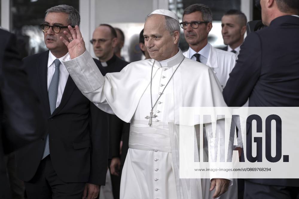 Pope Leo XIV waves as he leaves Romeâ€⠢s Agostino Gemelli hospitall four days after lung surgery.Pope Leo XIV leaves Agostino Gemelli Hospitall four days after lung surgery Rome Italy - ZUMAs197 20261017_aaa_s197_248