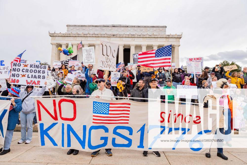 Protestors demonstrate in Washington D.C. as part of the No Kings: vote early nation wide protest. This Protest comes as the midterm elections come that could see the republicans loose control in congress Washington USA - ZUMAw218 20261017_znp_w218_008