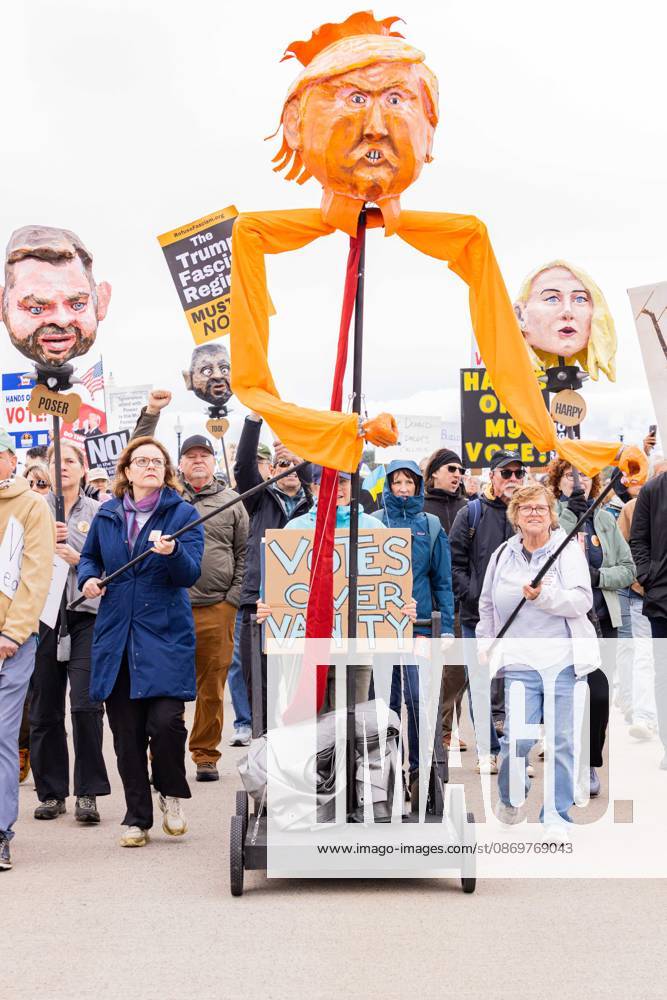 Protestors demonstrate in Washington D.C. as part of the No Kings: vote early nation wide protest. This Protest comes as the midterm elections come that could see the republicans loose control in congress Washington USA - ZUMAw218 20261017_znp_w218_014