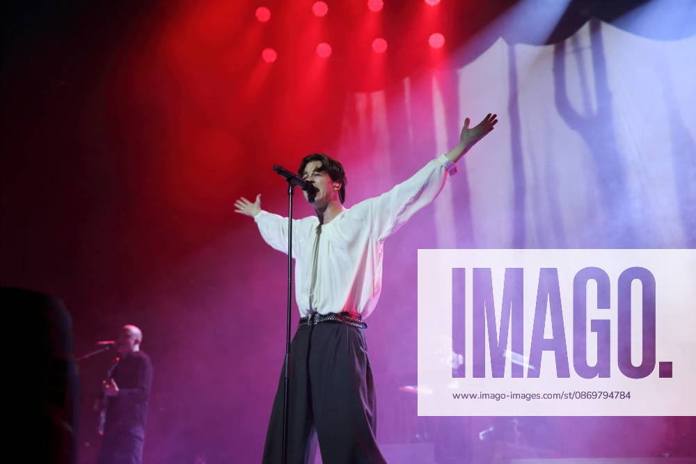 Frederik Fred Rabe of the band Giant Rooks at a concert at the Max Schmeling Halle in Berlin, October 17, 2026 Giant Rooks Concert Berlin