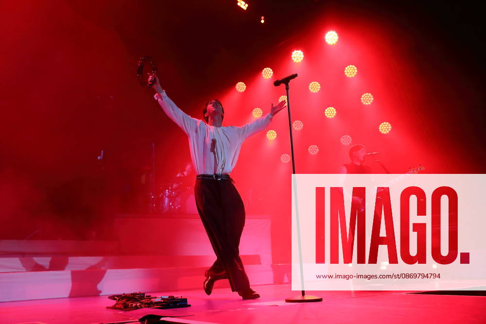 Frederik Fred Rabe of the band Giant Rooks at a concert at the Max Schmeling Halle in Berlin, October 17, 2026 Giant Rooks Concert Berlin