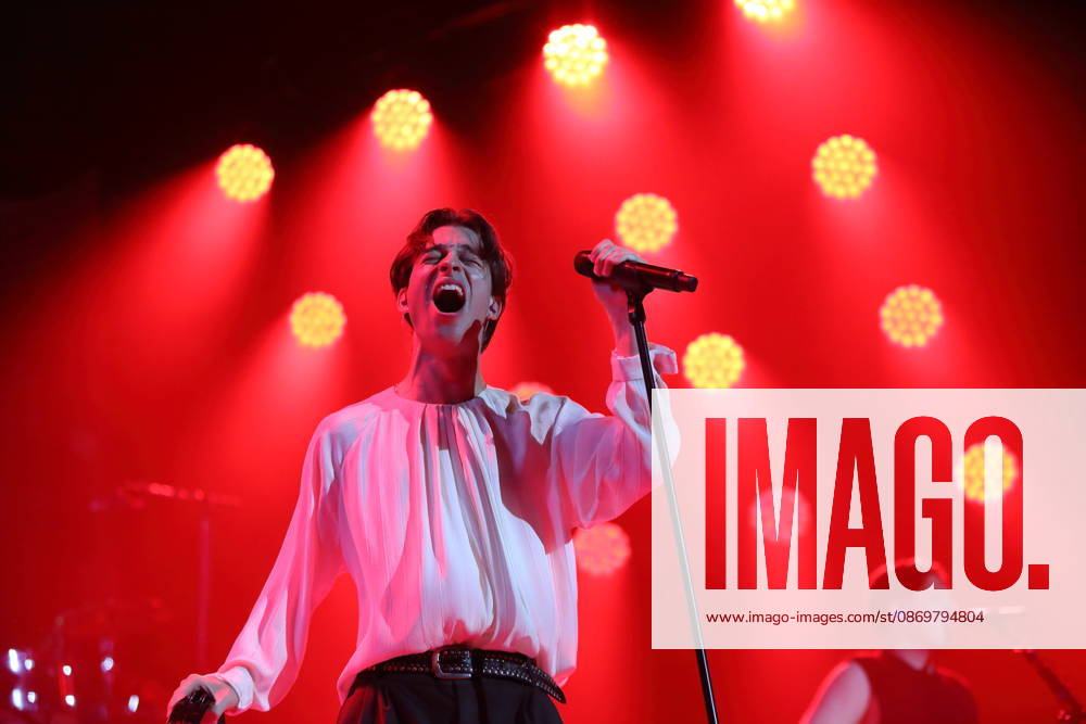 Frederik Fred Rabe of the band Giant Rooks at a concert at the Max Schmeling Halle in Berlin, October 17, 2026 Giant Rooks Concert Berlin