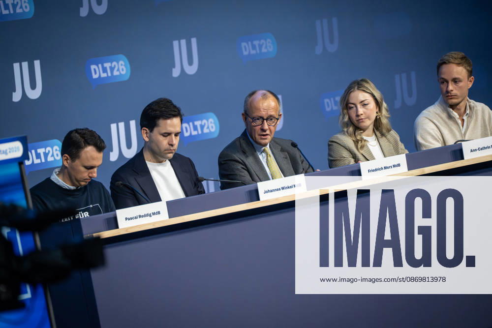 Pascal Reddig, Deputy Federal Chair of the JU; Johannes Winkel, Federal Chair of the JU; Friedrich Merz, Federal Chancellor; Ann Cathrin Simon, Deputy Federal Chair of the JU; Julien Jopp, Deputy Federal Chair of the JU, from left to right on stage following the Federal Chancellor’s speech at the 78th Germany Day 2026 in Bonn. Junge