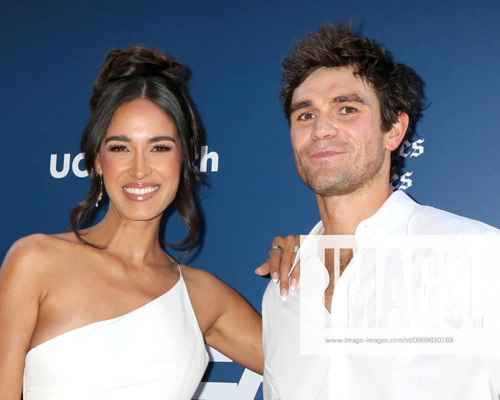 LOS ANGELES - OCT 17: Moriah, KJ Apa at the Newport Beach Film Festival Spotlight Award to KJ Apa and Jimmy Screening at the Lido Theater on October 17, 2026 in Newport Beach, CA Newport Beach USA - ZUMAnc22 20261017_zaa_nc22_015