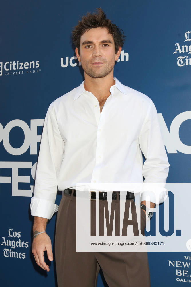 LOS ANGELES - OCT 17: KJ Apa at the Newport Beach Film Festival Spotlight Award to KJ Apa and Jimmy Screening at the Lido Theater on October 17, 2026 in Newport Beach, CA Newport Beach USA - ZUMAnc22 20261017_zaa_nc22_016