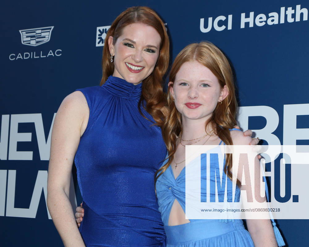 LOS ANGELES - OCT 17: Sarah Drew, Hannah Mali Rose Lanfer at the Newport Beach Film Festival Spotlight Award to KJ Apa and Jimmy Screening at the Lido Theater on October 17, 2026 in Newport Beach, CA Newport Beach USA - ZUMAnc22 20261017_zaa_nc22_021