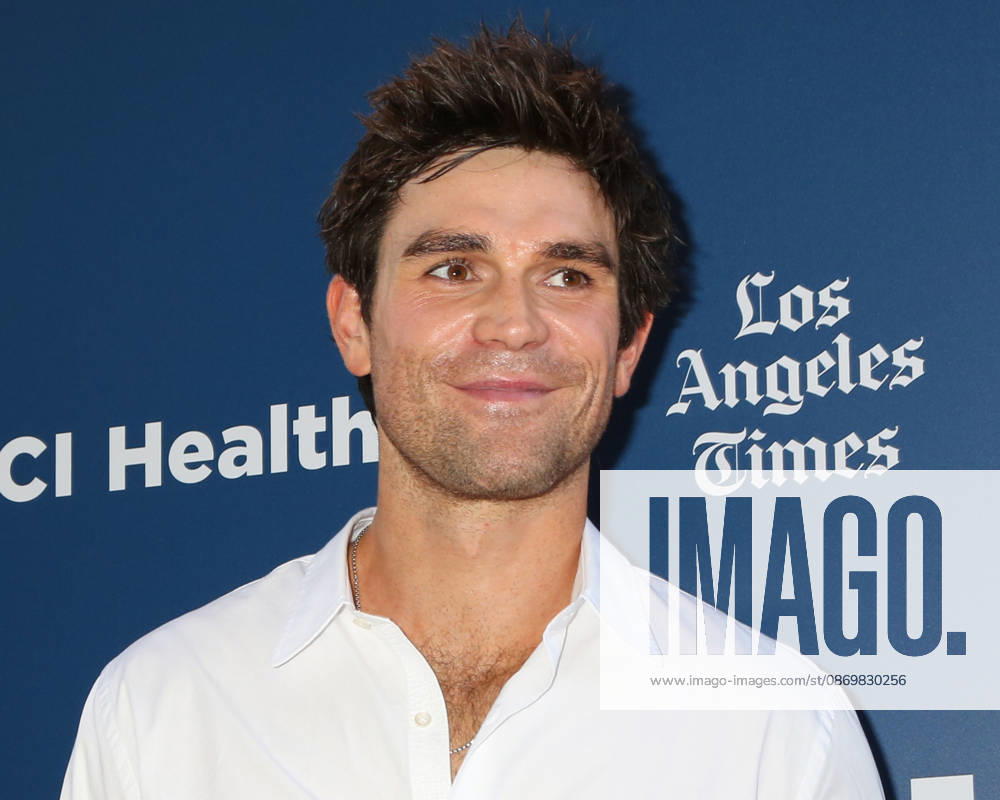 LOS ANGELES - OCT 17: KJ Apa at the Newport Beach Film Festival Spotlight Award to KJ Apa and Jimmy Screening at the Lido Theater on October 17, 2026 in Newport Beach, CA Newport Beach USA - ZUMAnc22 20261017_zaa_nc22_043