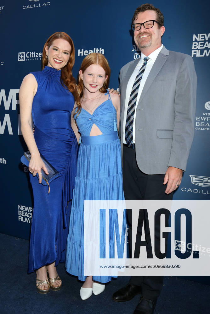 LOS ANGELES - OCT 17: Sarah Drew, Hannah Mali Rose Lanfer, Peter Lanfer at the Newport Beach Film Festival Spotlight Award to KJ Apa and Jimmy Screening at the Lido Theater on October 17, 2026 in Newport Beach, CA Newport Beach USA - ZUMAnc22 20261017_zaa_nc22_026