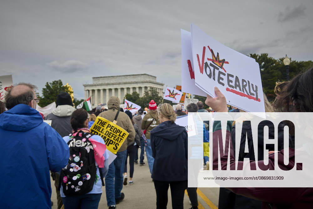 No Kings protesters march down the Arlington Memorial Bridge in Washington DC, Oct. 17, 2026. The march, intended to encourage people to vote in the 2026 US midterm elections, was part of a 50-state get out the vote operation by the left-leaning Indivisible group. Protesters denounced the administration of US President Donald Trump and the Republican-led Congress for violating Constitutional and civil rights, federal and state laws, judicial orders and longstanding norms, casting Trump and the GOP as a threat to democracy. Washington Dc USA - ZUMAg216 20261017_znp_g216_008