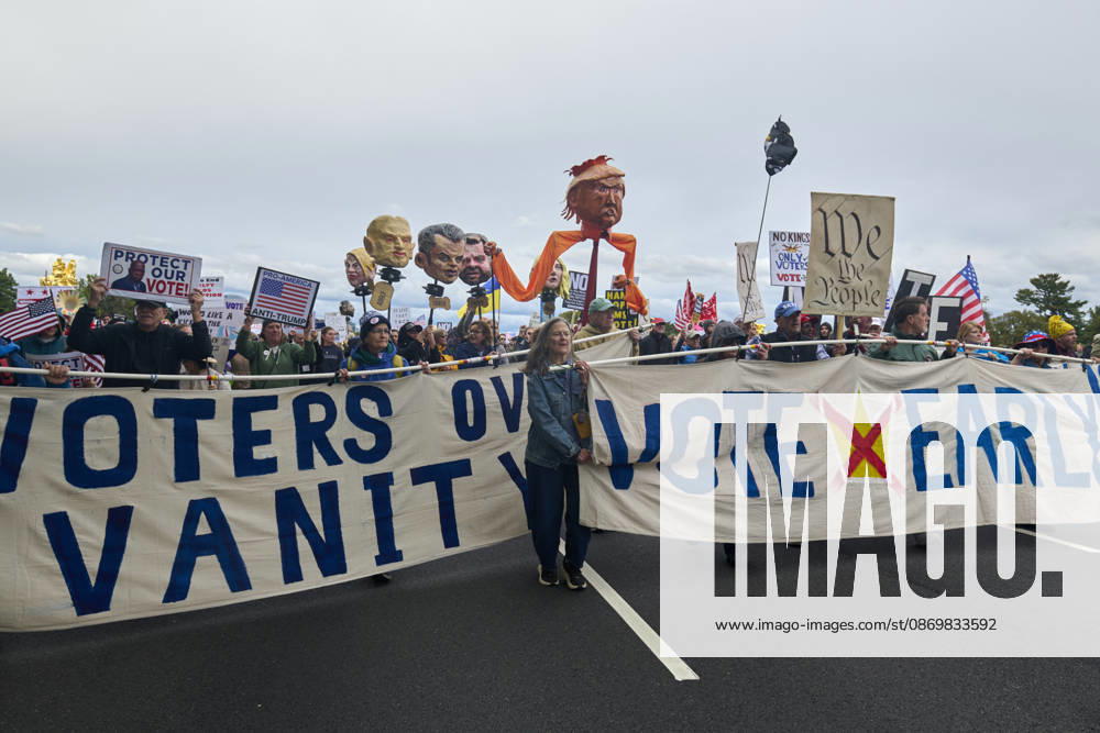 No Kings protesters rally at the steps of the Lincoln Memorial in Washington DC, Oct. 17, 2026. The march, intended to encourage people to vote in the 2026 US midterm elections, was part of a 50-state get out the vote operation by the left-leaning Indivisible group. Protesters denounced the administration of US President Donald Trump and the Republican-led Congress for violating Constitutional and civil rights, federal and state laws, judicial orders and longstanding norms, casting Trump and the GOP as a threat to democracy. Washington Dc USA - ZUMAg216 20261017_znp_g216_006