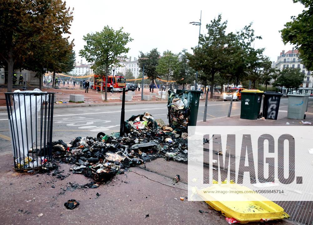 Riots and Looting: The Day After the Protest PHOTOPQR LE PROGRES Richard MOUILLAUD Lyon, October 18, 2026 Riots and Looting: The Day After the Protest Riots and Looting: The Day After the Protest Extensive damage, broken bicycles, set-on-fire trash cans Lyon, October 18, 2026 20,000 people demonstrated in the streets of Lyon Violence overshadowed the protesters’ demands, resulting in a level of chaos rarely seen in the city The tourist office was set on fire and numerous stores were looted Lyon, October 18, 2026: 20,000 people demonstrated in the streets of Lyon. Violence overshadowed the protesters’ demands, resulting in a level of chaos rarely seen in the city. The tourist office was set on fire, and a great many shops were looted. Lyon,