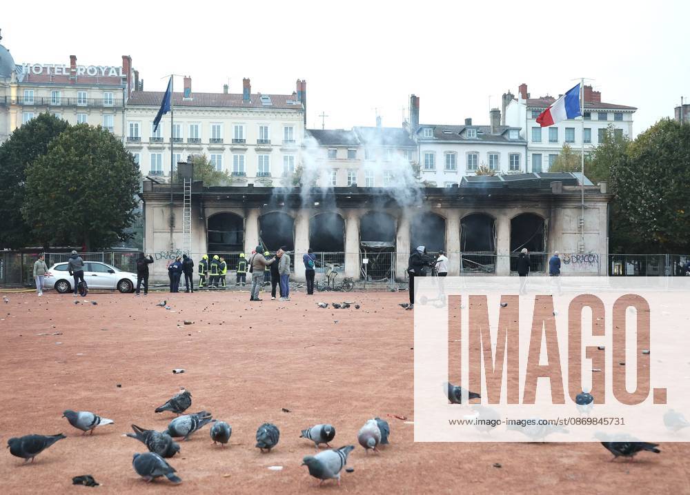 Riots and Looting: The Day After the Protest PHOTOPQR LE PROGRES Richard MOUILLAUD Lyon, October 18, 2026 Riots and Looting: The Day After the Protest Riots and Looting: The Day After the Protest Extensive damage, broken bicycles, set-on-fire trash cans Lyon, October 18, 2026 20,000 people demonstrated in the streets of Lyon Violence overshadowed the protesters’ demands, resulting in a level of chaos rarely seen in the city The tourist office was set on fire and numerous stores were looted Lyon, October 18, 2026: 20,000 people demonstrated in the streets of Lyon. Violence overshadowed the protesters’ demands, resulting in a level of chaos rarely seen in the city. The tourist office was set on fire, and a great many shops were looted. Lyon,