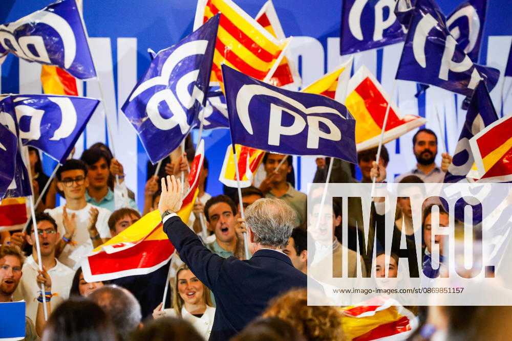 Feijóo Participates in a PP Pre-Campaign Event in Barcelona The president of the Popular Party, Alberto Núnez Feijóo, during a PP pre-campaign event at the Palau de Congressos de Catalunya on October 18, 2026, in Barcelona, Catalonia, Spain. Feijóo is stepping up his presence in Catalonia with this major event in Barcelona and the announcement that Xavier García Albiol will head the party’s ticket for the general election on November 29. OCTOBER 18, 2026 Kike Rincó Barcelona, Catalonia Barcelona, Catalonia, Spain