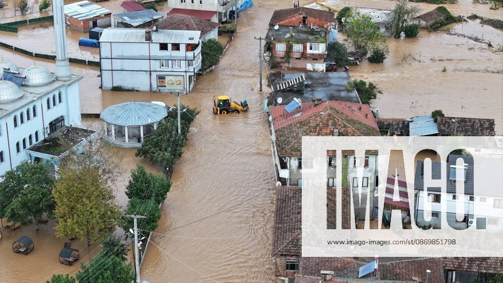 Overflowing stream floods neighborhood in northwestern Turkiye SAKARYA, TURKIYE - OCTOBER 18: An aerial view of flooded houses and streets in the Daricayiri neighborhood of Karasu district in Sakarya, northwestern Turkiye, on October 18, 2026. Heavy rainfall throughout the night causes a stream to overflow, inundating parts of the neighborhood. Ibrahim Yozoglu Anadolu Sakarya Turkey. Editorial use only. Please get in touch for any other usage.