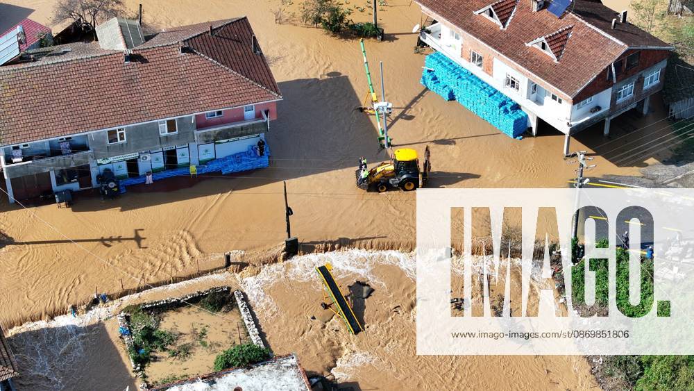 Overflowing stream floods neighborhood in northwestern Turkiye SAKARYA, TURKIYE - OCTOBER 18: An aerial view of flooded houses and streets in the Daricayiri neighborhood of Karasu district in Sakarya, northwestern Turkiye, on October 18, 2026. Heavy rainfall throughout the night causes a stream to overflow, inundating parts of the neighborhood. Ibrahim Yozoglu Anadolu Sakarya Turkey. Editorial use only. Please get in touch for any other usage.