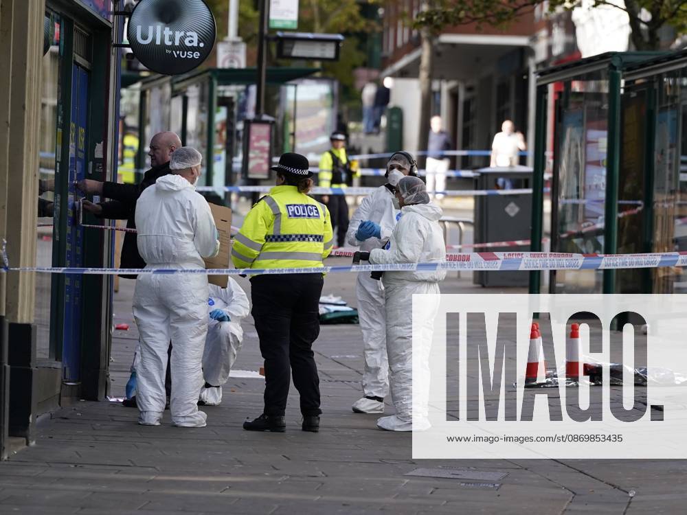 Forensic investigators examine scene after police officer shot in Nottingham NOTTINGHAM, UNITED KINGDOM - OCTOBER 18: Forensic investigators in protective suits examine a cordoned-off crime scene as police officers secure the area after a police office was shot early in the morning on October 18, 2026, in Nottingham, United Kingdom. The scene remains cordoned off following a reported shooting involving a police officer earlier in the morning. A police officer was shot after approaching two people earlier in the morning and was taken to hospital for treatment, according to Nottinghamshire Police. Giannis Alexopoulos Anadolu Nottingham United Kingdom. Editorial use only. Please get in touch for any other usage.