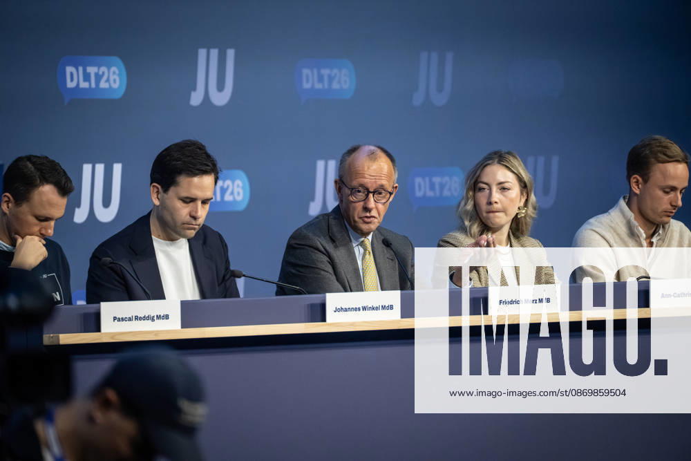 Pascal Reddig, Deputy Federal Chair of the JU; Johannes Winkel, Federal Chair of the JU; Friedrich Merz, Federal Chancellor; Ann Cathrin Simon, Deputy Federal Chair of the JU; Julien Jopp, Deputy Federal Chair of the JU, from left to right on stage following the Federal Chancellor’s speech at the 78th Germany Day 2026 in Bonn. Junge