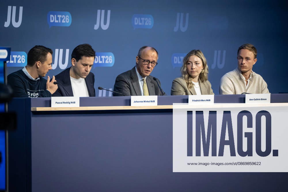 Pascal Reddig, Deputy Federal Chair of the JU; Johannes Winkel, Federal Chair of the JU; Friedrich Merz, Federal Chancellor; Ann Cathrin Simon, Deputy Federal Chair of the JU; Julien Jopp, Deputy Federal Chair of the JU, from left to right on stage following the Federal Chancellor’s speech at the 78th Germany Day 2026 in Bonn. Junge