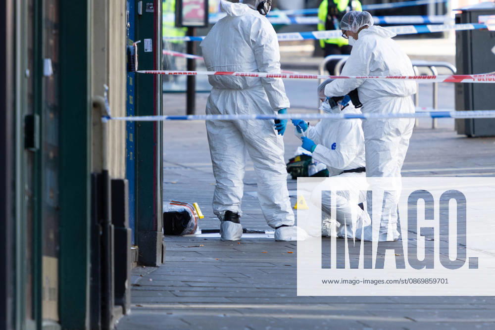 UK: Police Officer Shoooting Incident - Nottingham City Centre - 18th October 2026 A member of the forensics team swabs a weapon in a crime scene in Nottingham City Centre after a Police Officer was shot in the foot in the early hours of 18th October 2026 (Photo by Ben Booth EEm Sipa USA) Nottingham Nottingham City Centre Nottinghamshire England