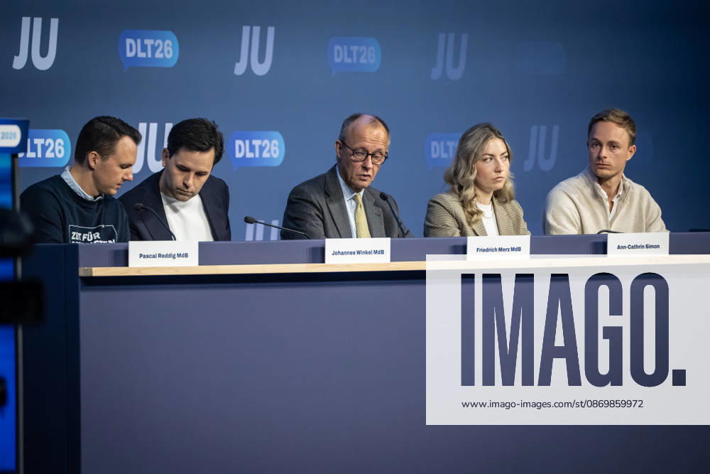 Pascal Reddig, Deputy Federal Chair of the JU; Johannes Winkel, Federal Chair of the JU; Friedrich Merz, Federal Chancellor; Ann Cathrin Simon, Deputy Federal Chair of the JU; Julien Jopp, Deputy Federal Chair of the JU, from left to right on stage following the Federal Chancellor’s speech at the 78th Germany Day 2026 in Bonn. Junge