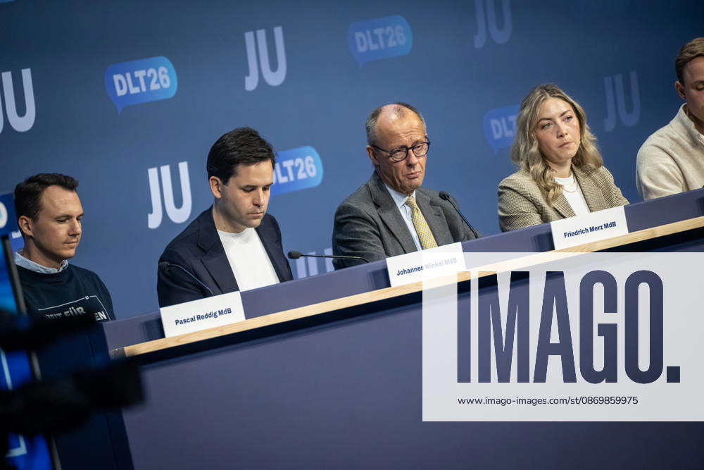 Pascal Reddig, Deputy Federal Chair of the JU; Johannes Winkel, Federal Chair of the JU; Friedrich Merz, Federal Chancellor; Ann Cathrin Simon, Deputy Federal Chair of the JU; Julien Jopp, Deputy Federal Chair of the JU, from left to right on stage following the Federal Chancellor’s speech at the 78th Germany Day 2026 in Bonn. Junge