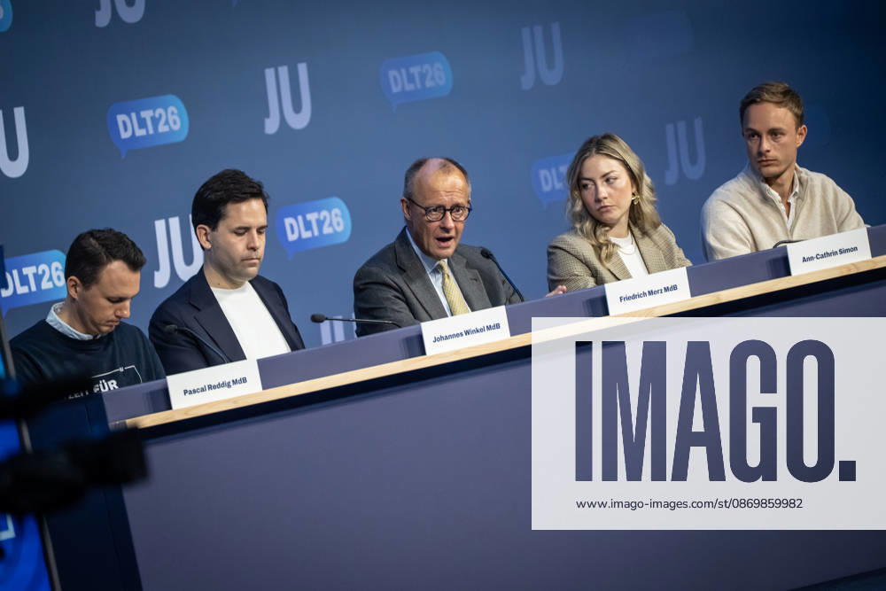 Pascal Reddig, Deputy Federal Chair of the JU; Johannes Winkel, Federal Chair of the JU; Friedrich Merz, Federal Chancellor; Ann Cathrin Simon, Deputy Federal Chair of the JU; Julien Jopp, Deputy Federal Chair of the JU, from left to right on stage following the Federal Chancellor’s speech at the 78th Germany Day 2026 in Bonn. Junge