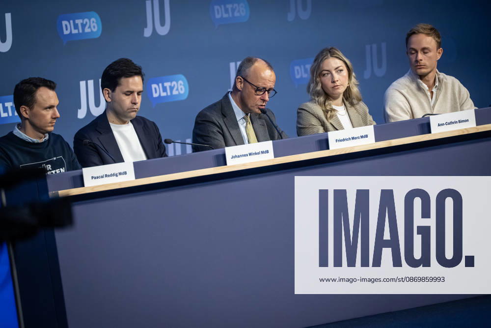 Pascal Reddig, Deputy Federal Chair of the JU; Johannes Winkel, Federal Chair of the JU; Friedrich Merz, Federal Chancellor; Ann Cathrin Simon, Deputy Federal Chair of the JU; Julien Jopp, Deputy Federal Chair of the JU, from left to right on stage following the Federal Chancellor’s speech at the 78th Germany Day 2026 in Bonn. Junge
