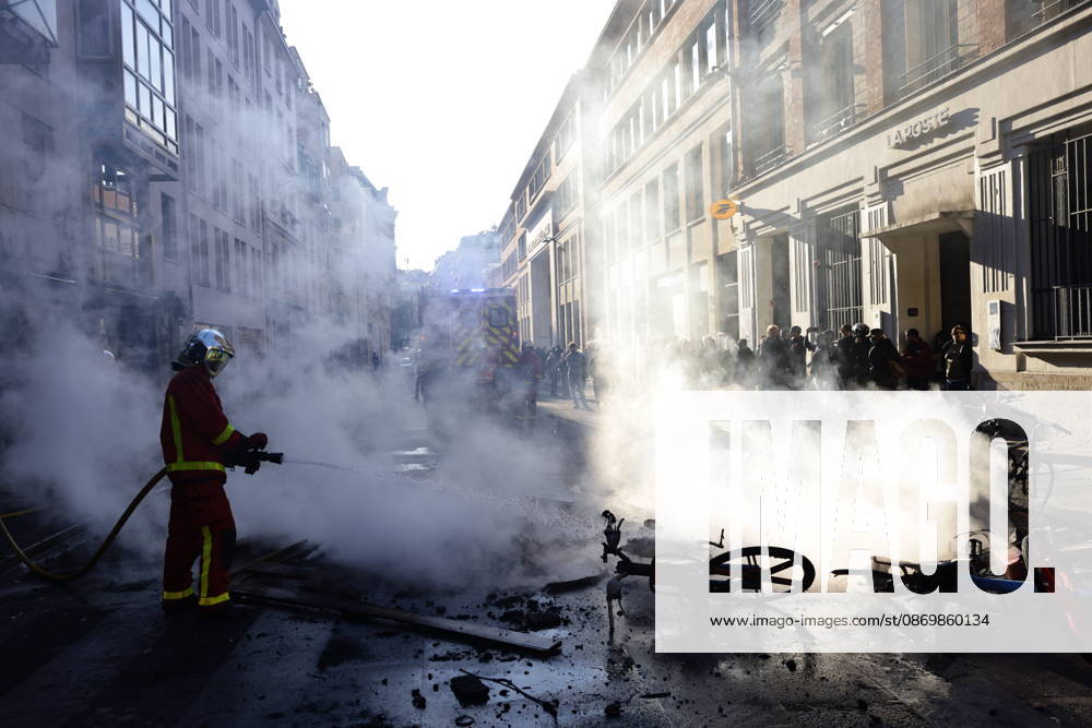 Aftermath of clashes during nationwide protests in Paris PARIS, FRANCE - OCTOBER 18: Firefighters extinguish fires set to bicycles and street debris as streets across Paris show signs of damage following a day of violent clashes between police and protesters amid a nationwide mobilization over rising living costs, fuel prices, and education funding in Paris, France, on October 18, 2026. Ibrahim Ezzat Anadolu Paris France. Editorial use only. Please get in touch for any other usage.