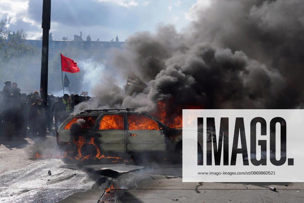 Police clash with protesters during a demonstration in Paris, France, on October 17, 2026, as part of a nationwide mobilization against rising living costs, increasing fuel prices, and concerns over education funding.. FRN202609170425 FioraxGarenzi