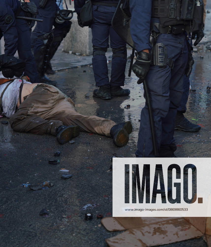 Police clash with protesters during a demonstration in Paris, France, on October 17, 2026, as part of a nationwide mobilization against rising living costs, increasing fuel prices, and concerns over education funding.. FRN202609170814 FioraxGarenzi