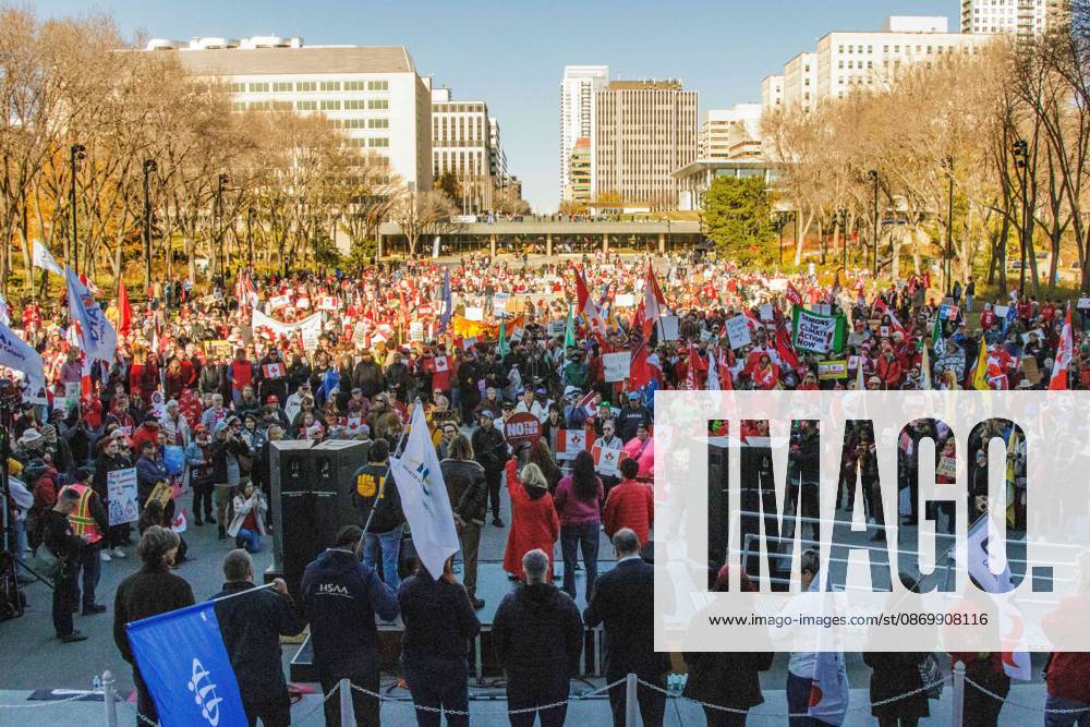 Over 6,000 show up to the Alberta Federation of Labour s Canada Unity Rally at the Alberta Legislature grounds, in Edmonton, ahead of the Alberta Referendum..With less than 24 hours until Referendum voting starts, the Alberta Federation of Labour and Fight Back supporters rallied at the Alberta Legislature grounds to support a Unified Alberta in Canada and oppose the prospect of separation from Canada. The group is opposed to the 9 other questions on the Alberta referendum ballots. Edmonton Canada - ZUMAs197 20261018_aaa_s197_634