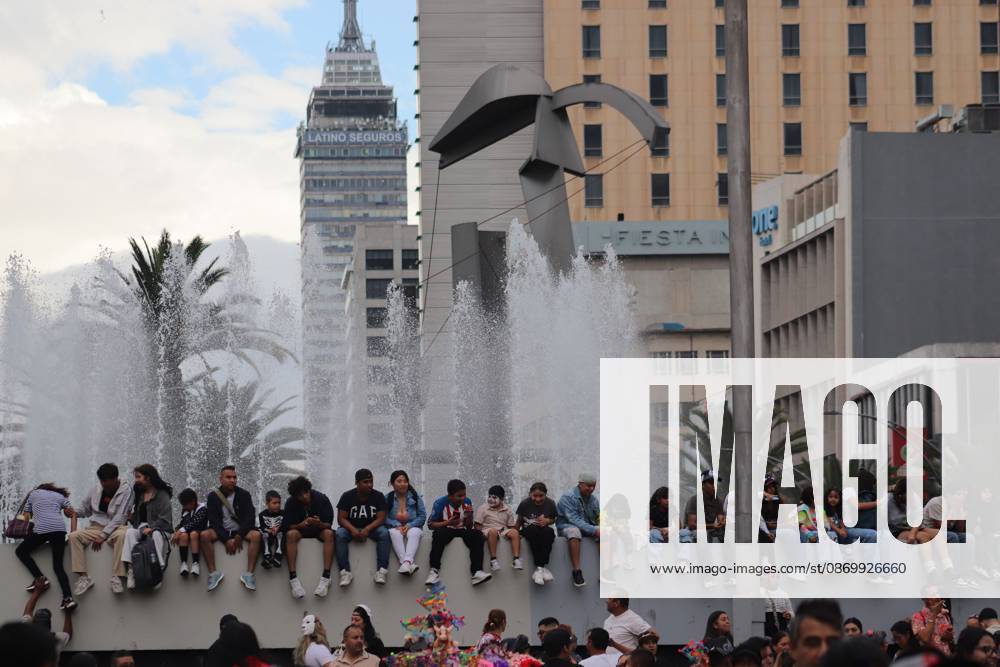 19th annual Zombie Walk Mexico 2026 MEXICO CITY, MEXICO - OCTOBER 18, 2026: Participants in the 19th annual Zombie Walk Mexico 2026, dressed as the living dead, monsters, and horror characters, gather at the Monument to the Revolution in Mexico City. Mexico City Mexico