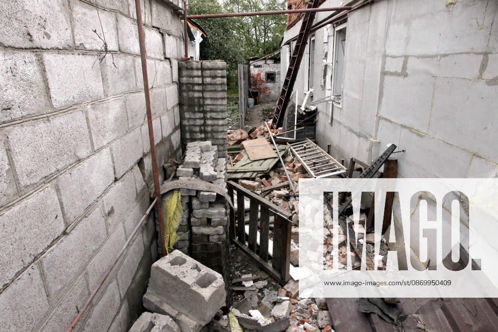 The premises of a house are reduced to rubble by a Russian bombardment in Dnipro, Ukraine, October 19, 2026. On Monday morning, Russian forces launched guided aerial bombs at the eastern city, damaging private homes and infrastructure. An 84-year-old woman was hospitalised in moderate condition. (Photo by Mykola Miakshykov Ukrinform) Russian troops hit Dnipro with guided bombs