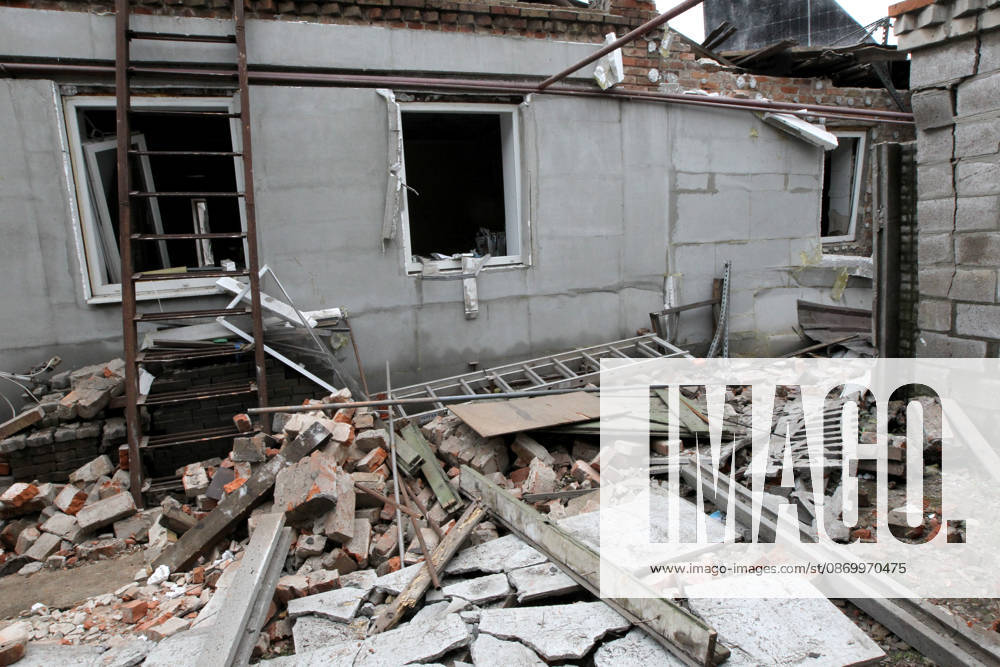 Russian troops hit Dnipro with guided bombs The premises of a house are reduced to rubble by a Russian bombardment in Dnipro, Ukraine, on October 19, 2026. On Monday morning, Russian forces launched guided aerial bombs at the eastern city, damaging private homes and infrastructure. An 84-year-old woman was hospitalised in moderate condition. Dnipro Ukraine