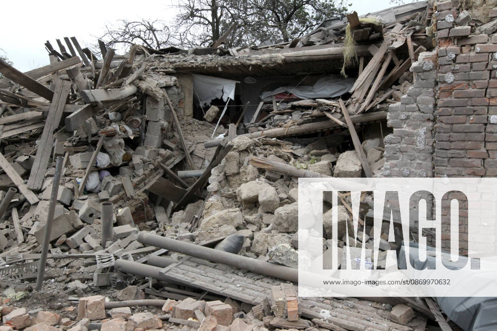 Russian troops hit Dnipro with guided bombs The premises of a house are reduced to rubble by a Russian bombardment in Dnipro, Ukraine, on October 19, 2026. On Monday morning, Russian forces launched guided aerial bombs at the eastern city, damaging private homes and infrastructure. An 84-year-old woman was hospitalised in moderate condition. Dnipro Ukraine