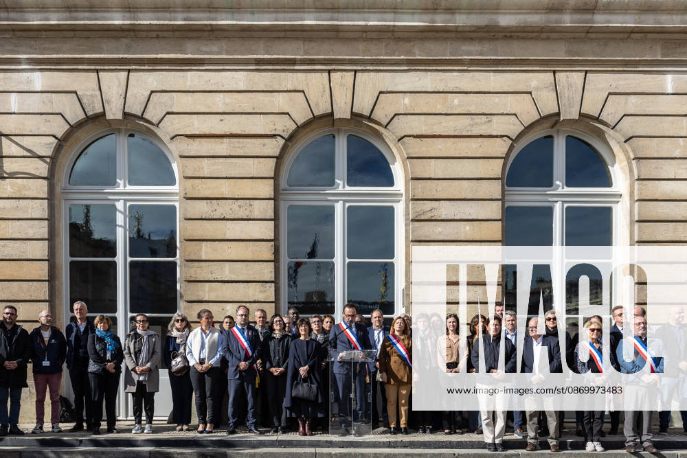 Mayor Thomas Cazenave Delivers A Speech During A Republican Rally - Bordeaux Bordeaux Mayor Thomas Cazenave delivers a speech during a republican rally in the courtyard of Bordeaux City Hall, following the violence and vandalism that occurred in the city on Saturday, October 17. The gathering was organized in response to a call by the Association of French Mayors (AMF) to reaffirm support for republican values and democratic institutions, in Bordeaux, France, on October 19, 2026. Photo by Margot Le Gonidec ABACAPRESS.COM Bordeaux France