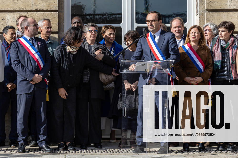 Mayor Thomas Cazenave Delivers A Speech During A Republican Rally - Bordeaux Bordeaux Mayor Thomas Cazenave delivers a speech during a republican rally in the courtyard of Bordeaux City Hall, following the violence and vandalism that occurred in the city on Saturday, October 17. The gathering was organized in response to a call by the Association of French Mayors (AMF) to reaffirm support for republican values and democratic institutions, in Bordeaux, France, on October 19, 2026. Photo by Margot Le Gonidec ABACAPRESS.COM Bordeaux France