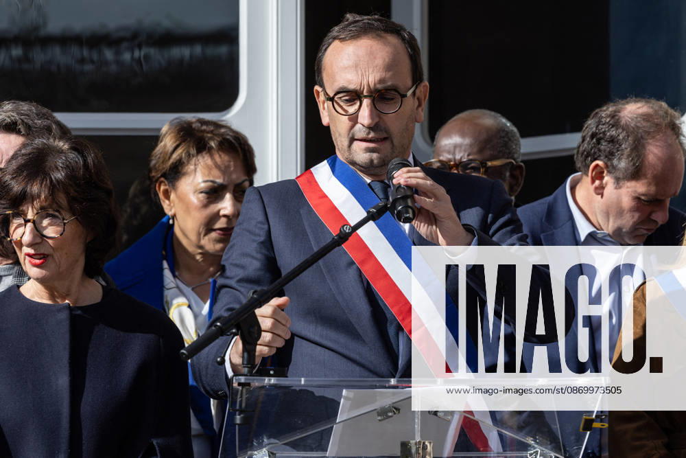 Mayor Thomas Cazenave Delivers A Speech During A Republican Rally - Bordeaux Bordeaux Mayor Thomas Cazenave delivers a speech during a republican rally in the courtyard of Bordeaux City Hall, following the violence and vandalism that occurred in the city on Saturday, October 17. The gathering was organized in response to a call by the Association of French Mayors (AMF) to reaffirm support for republican values and democratic institutions, in Bordeaux, France, on October 19, 2026. Photo by Margot Le Gonidec ABACAPRESS.COM Bordeaux France