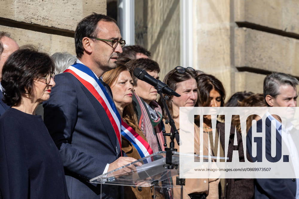 Mayor Thomas Cazenave Delivers A Speech During A Republican Rally - Bordeaux Bordeaux Mayor Thomas Cazenave delivers a speech during a republican rally in the courtyard of Bordeaux City Hall, following the violence and vandalism that occurred in the city on Saturday, October 17. The gathering was organized in response to a call by the Association of French Mayors (AMF) to reaffirm support for republican values and democratic institutions, in Bordeaux, France, on October 19, 2026. Photo by Margot Le Gonidec ABACAPRESS.COM Bordeaux France