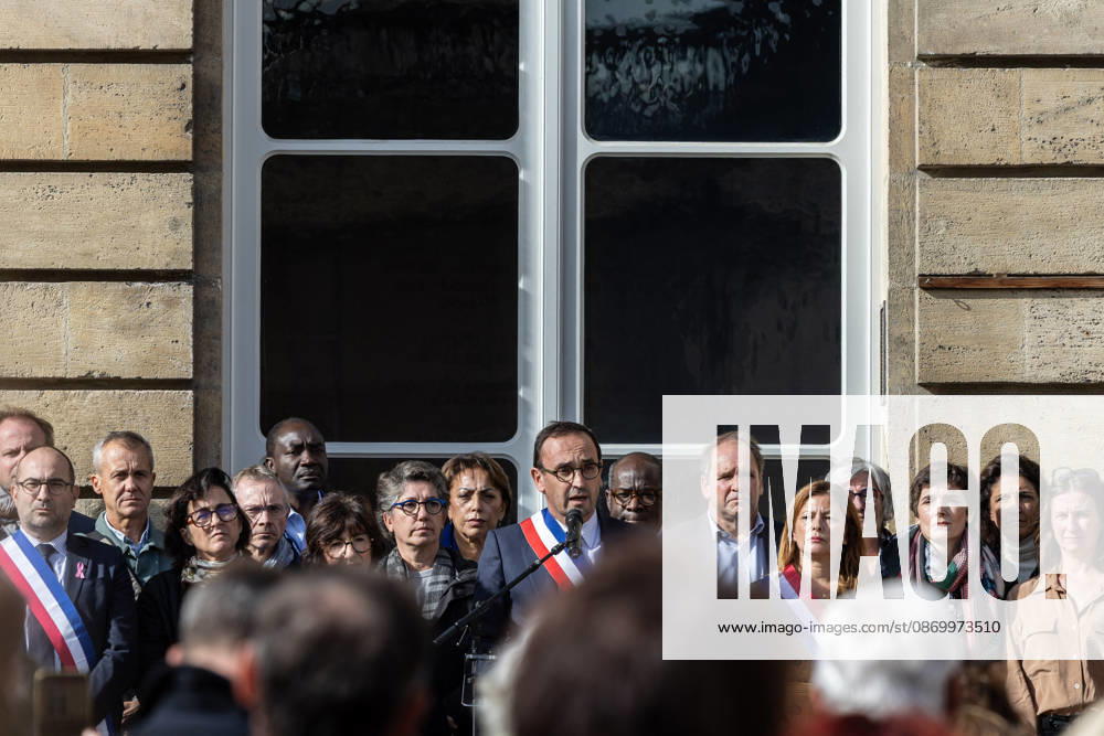 Mayor Thomas Cazenave Delivers A Speech During A Republican Rally - Bordeaux Bordeaux Mayor Thomas Cazenave delivers a speech during a republican rally in the courtyard of Bordeaux City Hall, following the violence and vandalism that occurred in the city on Saturday, October 17. The gathering was organized in response to a call by the Association of French Mayors (AMF) to reaffirm support for republican values and democratic institutions, in Bordeaux, France, on October 19, 2026. Photo by Margot Le Gonidec ABACAPRESS.COM Bordeaux France