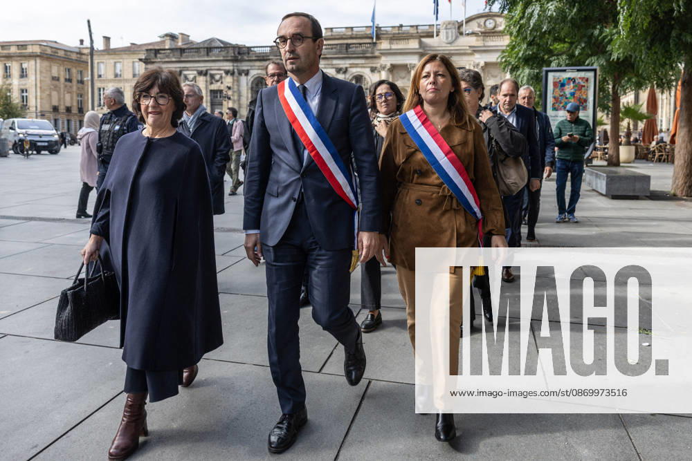 Mayor Thomas Cazenave Delivers A Speech During A Republican Rally - Bordeaux Bordeaux Mayor Thomas Cazenave, Prefect Sophie Brocas and participants walk through the streets following a republican rally in the courtyard of Bordeaux City Hall. The group accompanies the prefect after the prefectural residence was severely damaged during the violence that struck the city on Saturday, October 17. The gathering was organized in response to a call by the Association of French Mayors (AMF) to reaffirm support for republican values and democratic institutions, in Bordeaux, France, on October 19, 2026. Photo by Margot Le Gonidec ABACAPRESS.COM Bordeaux France
