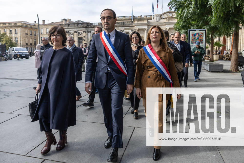 Mayor Thomas Cazenave Delivers A Speech During A Republican Rally - Bordeaux Bordeaux Mayor Thomas Cazenave, Prefect Sophie Brocas and participants walk through the streets following a republican rally in the courtyard of Bordeaux City Hall. The group accompanies the prefect after the prefectural residence was severely damaged during the violence that struck the city on Saturday, October 17. The gathering was organized in response to a call by the Association of French Mayors (AMF) to reaffirm support for republican values and democratic institutions, in Bordeaux, France, on October 19, 2026. Photo by Margot Le Gonidec ABACAPRESS.COM Bordeaux France