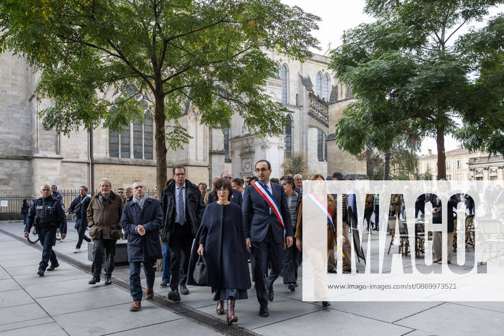 Mayor Thomas Cazenave Delivers A Speech During A Republican Rally - Bordeaux Bordeaux Mayor Thomas Cazenave, Prefect Sophie Brocas and participants walk through the streets following a republican rally in the courtyard of Bordeaux City Hall. The group accompanies the prefect after the prefectural residence was severely damaged during the violence that struck the city on Saturday, October 17. The gathering was organized in response to a call by the Association of French Mayors (AMF) to reaffirm support for republican values and democratic institutions, in Bordeaux, France, on October 19, 2026. Photo by Margot Le Gonidec ABACAPRESS.COM Bordeaux France