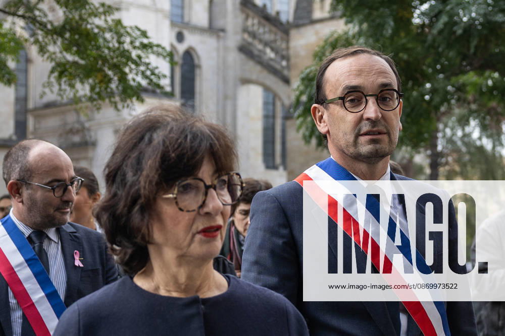 Mayor Thomas Cazenave Delivers A Speech During A Republican Rally - Bordeaux Bordeaux Mayor Thomas Cazenave, Prefect Sophie Brocas and participants walk through the streets following a republican rally in the courtyard of Bordeaux City Hall. The group accompanies the prefect after the prefectural residence was severely damaged during the violence that struck the city on Saturday, October 17. The gathering was organized in response to a call by the Association of French Mayors (AMF) to reaffirm support for republican values and democratic institutions, in Bordeaux, France, on October 19, 2026. Photo by Margot Le Gonidec ABACAPRESS.COM Bordeaux France