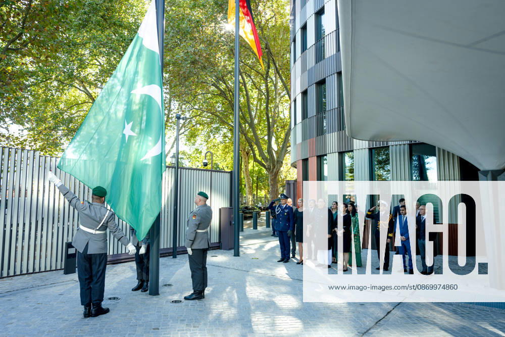 Federal President Frank-Walter Steinmeier, Accreditation of Ambassadors in Berlin, Official Residence at Spreebogen, Federal President Frank-Walter Steinmeier, Accreditation of Ambassadors, Bundeswehr, Ambassador, Pakistan, Salman Sharif, Berlin, Berlin, GER